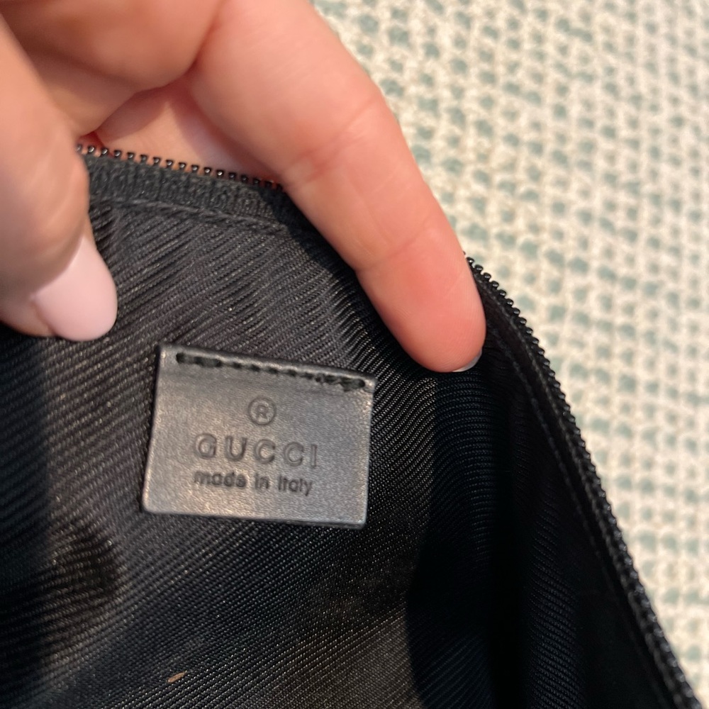 Vintage Black Gucci Baguette - Picture 2 of 6